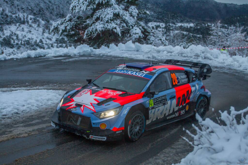 Neve e velocità: il fascino del Rallye Monte Carlo