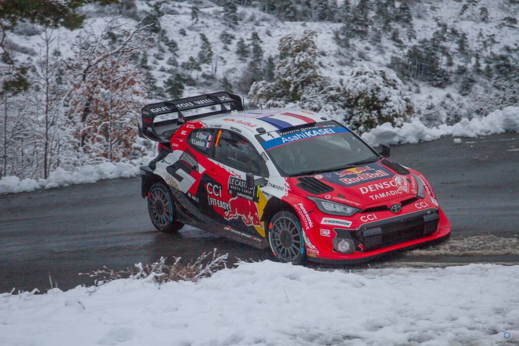 Neve e velocità: il fascino del Rallye Monte Carlo