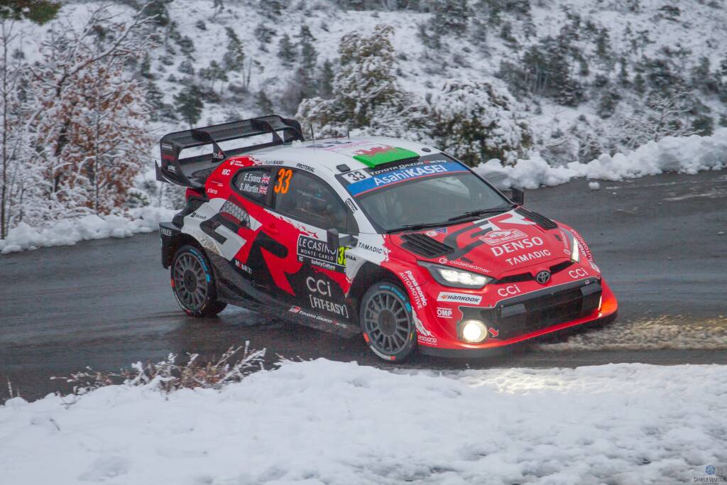 Neve e velocità: il fascino del Rallye Monte Carlo