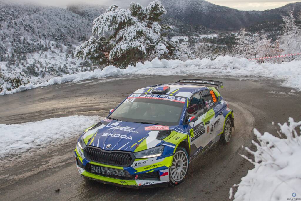 Neve e velocità: il fascino del Rallye Monte Carlo