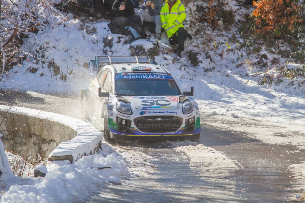 Neve e velocità: il fascino del Rallye Monte Carlo