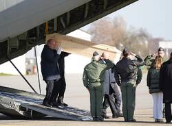 Crans-Montana, rientrate all’aeroporto di Linate le salme di 5 italiani