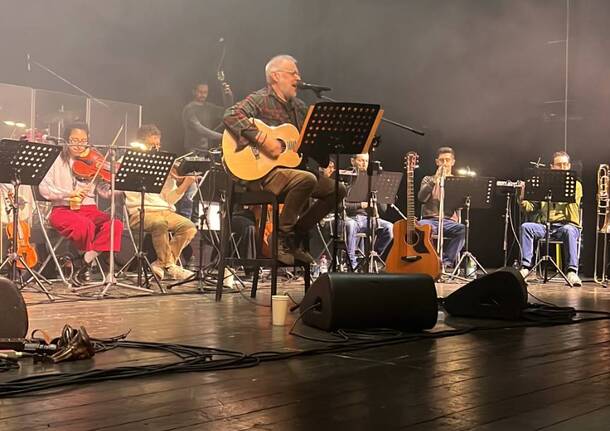 Con Van De Sfroos alle prove del suo nuovo tour al teatro di Varese