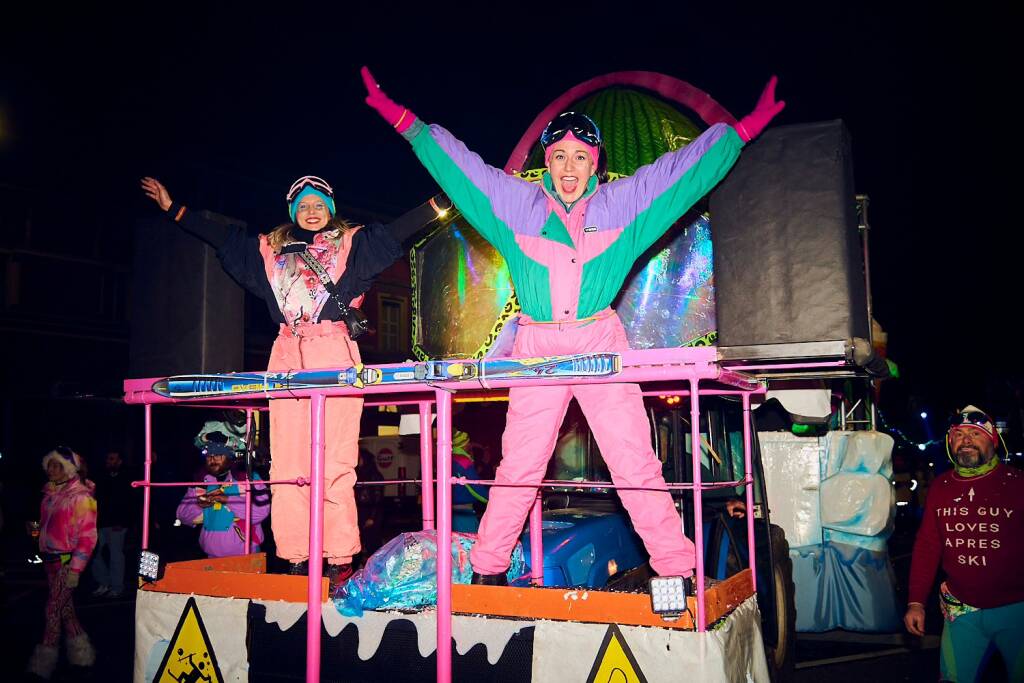 Carnevale 2026 di sera a Laveno Mombello 