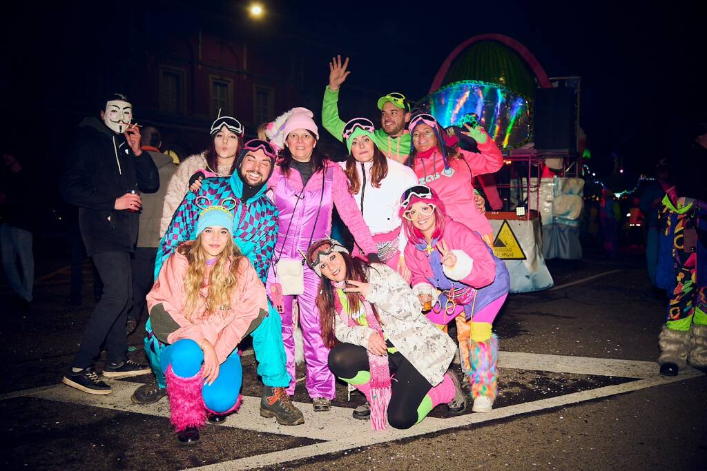 Carnevale 2026 di sera a Laveno Mombello 