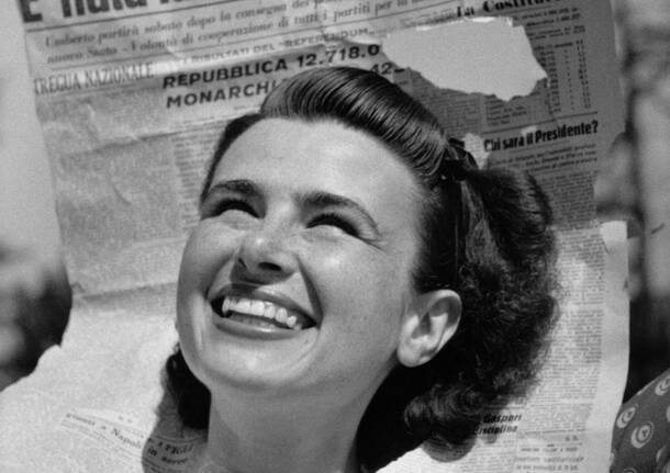 donna ragazza della repubblica referendum