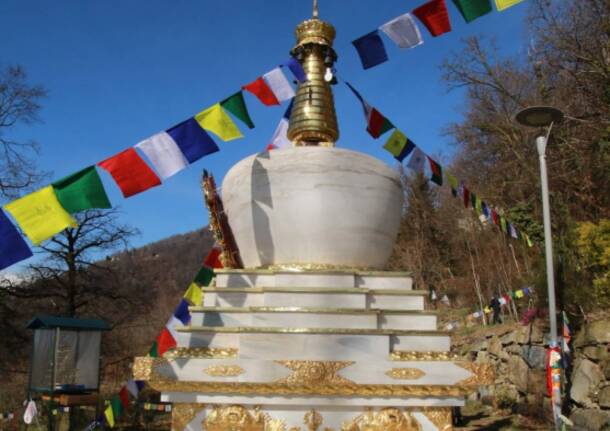 L’anno del Cavallo di Fuoco sorge sul Lago Maggiore: il Losar sherpa ad Albagnano