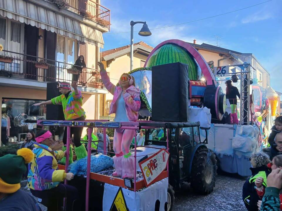 Sfilata carnevalesca a Ispra - foto di Simone Manenti