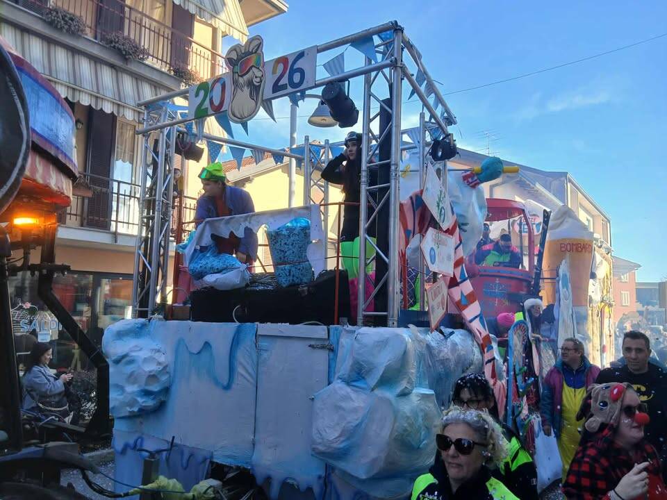 Sfilata carnevalesca a Ispra - foto di Simone Manenti