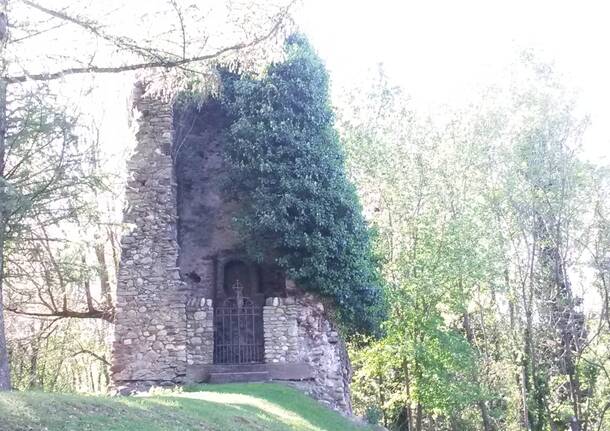 turascia - torre chiesa di corgeno prima del crollo