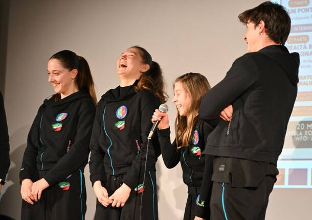 "Alleniamo la gentilezza" al teatro di Besozzo