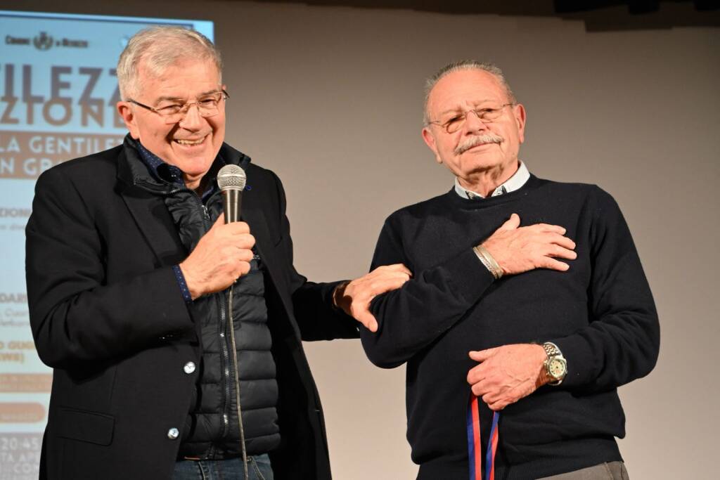 "Alleniamo la gentilezza" al teatro di Besozzo