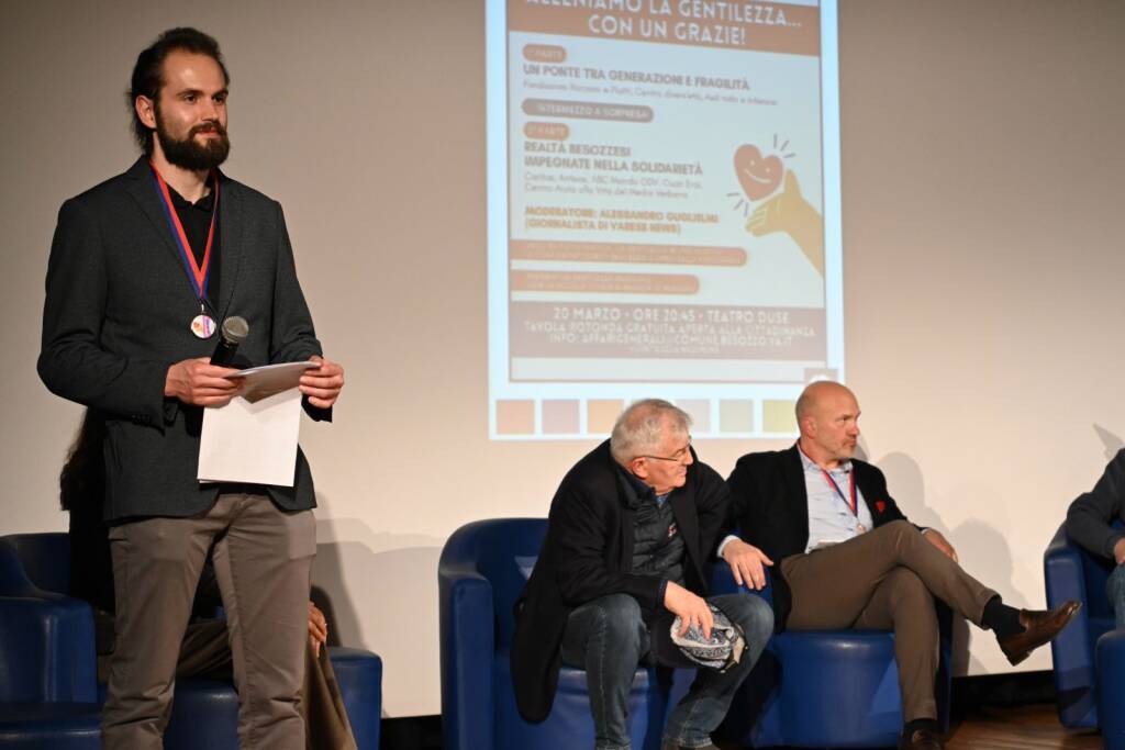 "Alleniamo la gentilezza" al teatro di Besozzo