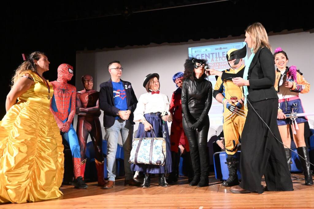 "Alleniamo la gentilezza" al teatro di Besozzo