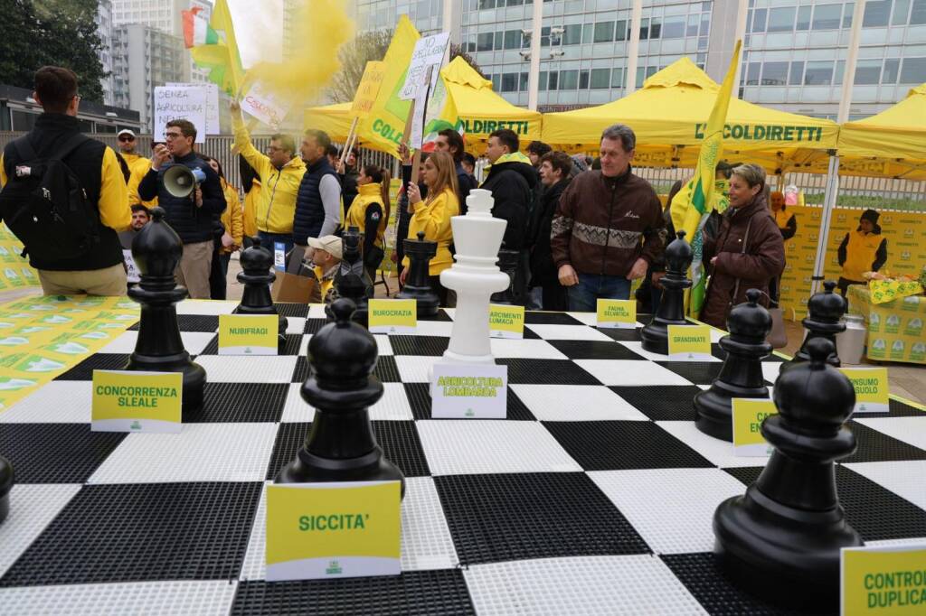 La protesta di Coldiretti sotto al Pirellone