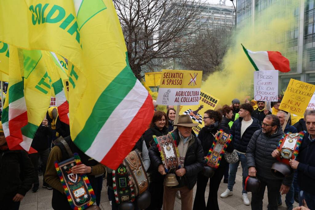 La protesta di Coldiretti sotto al Pirellone