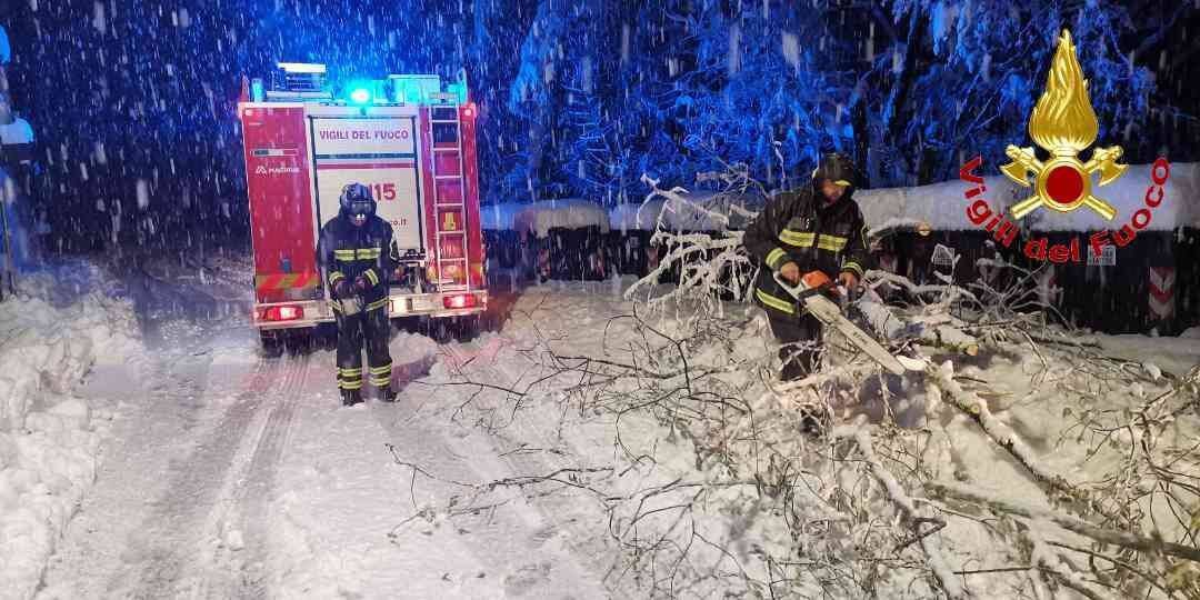 Maxi nevicata nel Vco, decine di interventi nella notte tra sabato e domenica