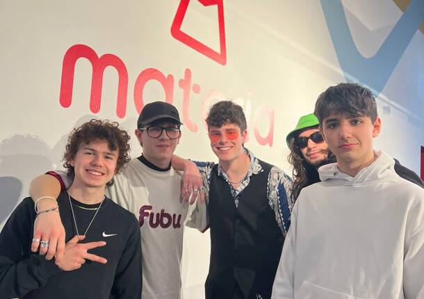 dozenhapp radio materia