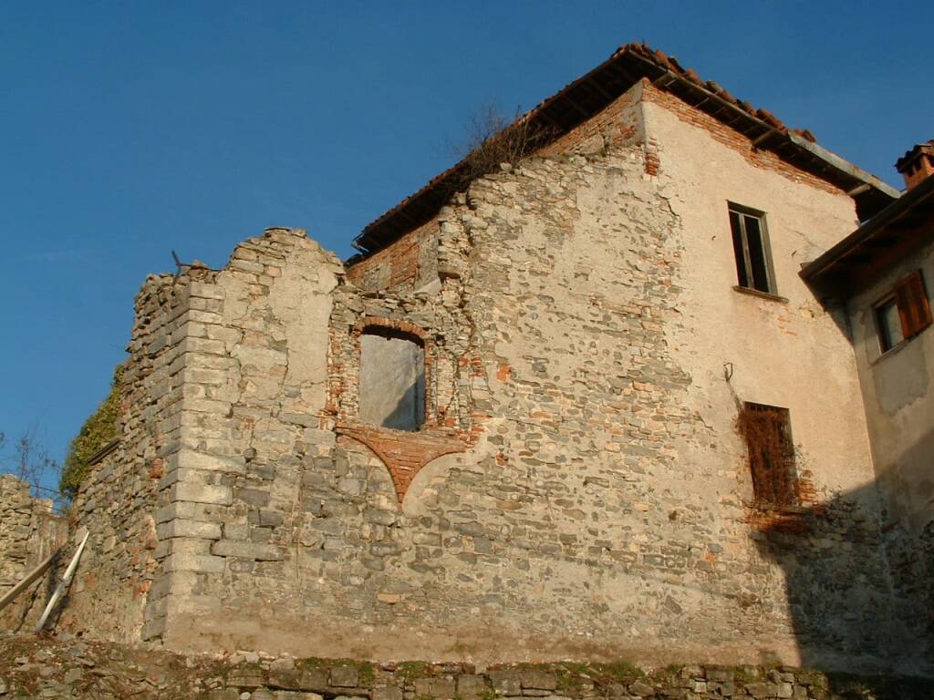 Finestrone Leggiuno restauro 