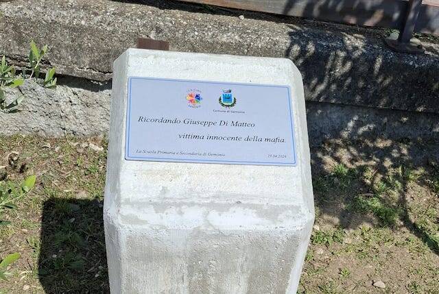 Gemonio, una targa in memoria di Giuseppe Di Matteo alle scuole medie