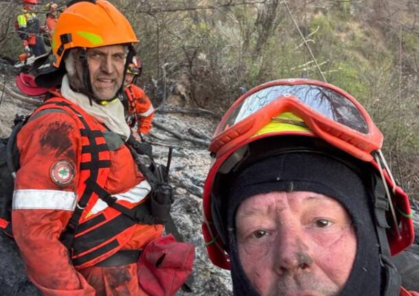 Foto di volontari dell'anticendio boschio, Laveno Mombello