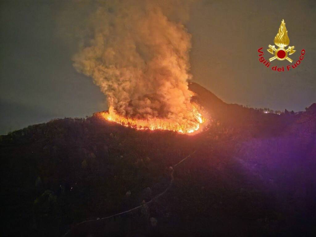 Incendio Laveno Mombello Notte tra il 5 e 6 aprile
