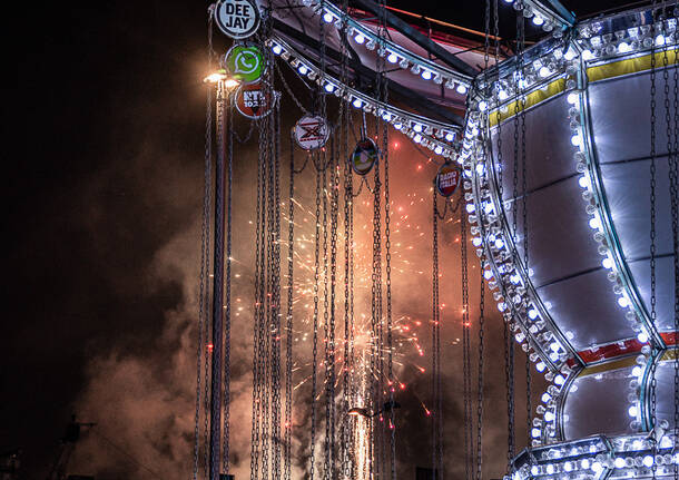 Luci e giostre sul Lago Maggiore per il Luna Park di Verbania