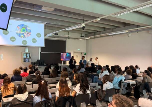 Orientamento e futuro: l'Università dell'Insubria apre le porte ai nuovi studenti