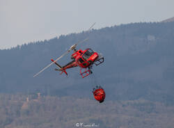Terzo giorno di incendio a Laveno