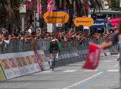 Giro d\'Italia, Filippo Ganna domina la cronometro in Toscana