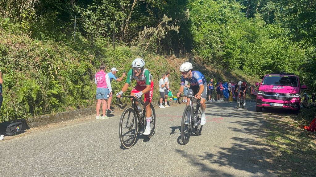 Giro d\'Italia: la fuga sulla salita di Ungiasca
