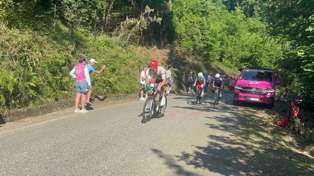 Giro d\'Italia: la fuga sulla salita di Ungiasca