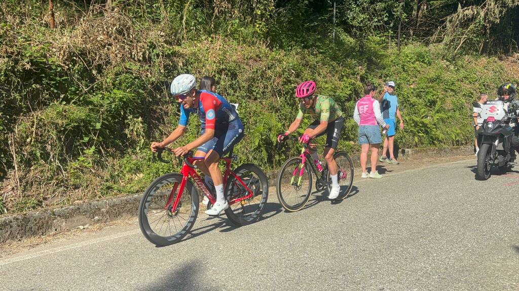Giro d\'Italia: la fuga sulla salita di Ungiasca