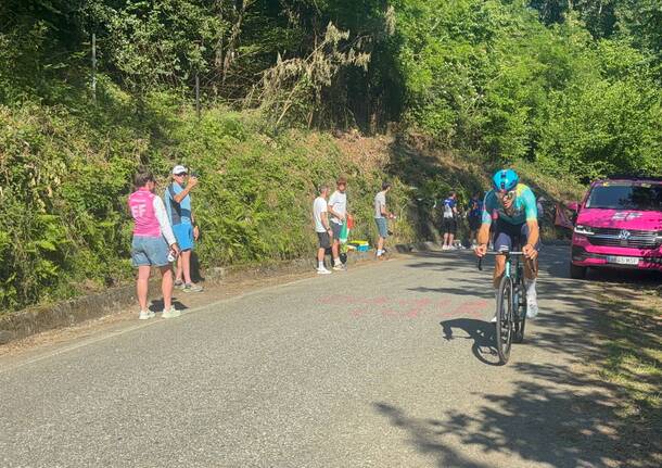 Giro d\'Italia: la fuga sulla salita di Ungiasca