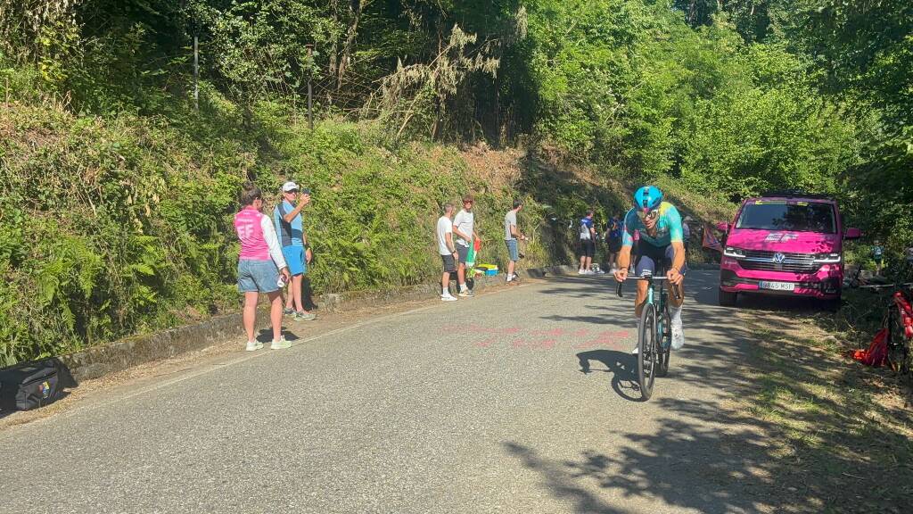 Giro d\'Italia: la fuga sulla salita di Ungiasca