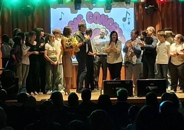I giovani musicisti sul palco di Varano Borghi