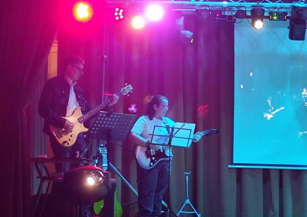 I giovani musicisti sul palco di Varano Borghi