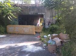 rifiuti abbandonati caravate