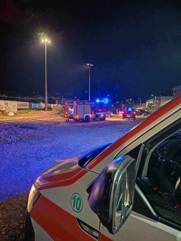 Incendio nella notte in zona Stazione a Luino