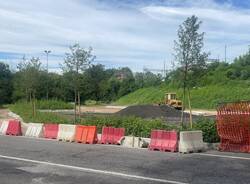 rotonda e parcheggio metropolis sesto calende