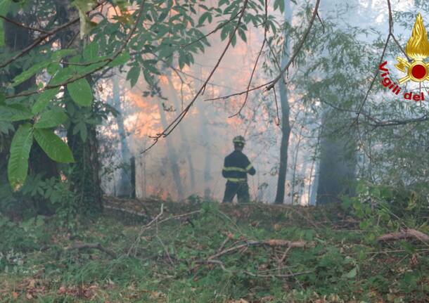 Incendio in via del Monte di Cellina a Leggiuno
