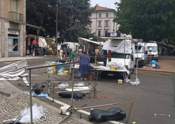 vento forte sul Lago Maggiore a Luino il 15 luglio 2026 
