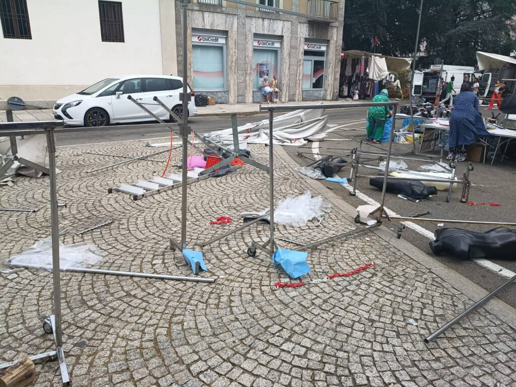 vento forte sul Lago Maggiore a Luino il 15 luglio 2026 