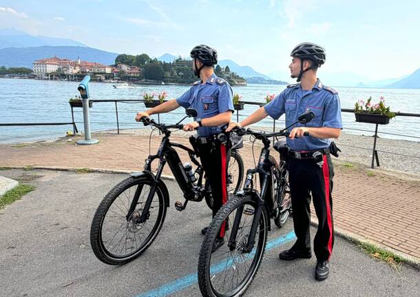 carabinieri stresa bici