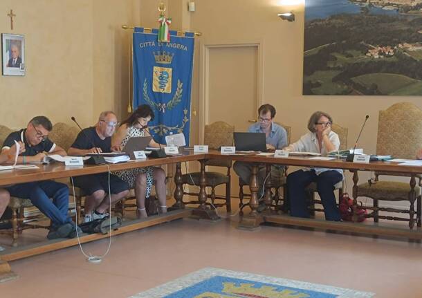 consiglio comunale angera 