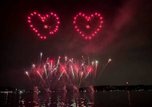 Fuochi d'artificio ad Arona e Angera