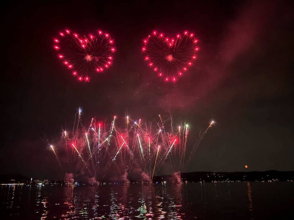 Fuochi d'artificio ad Arona e Angera