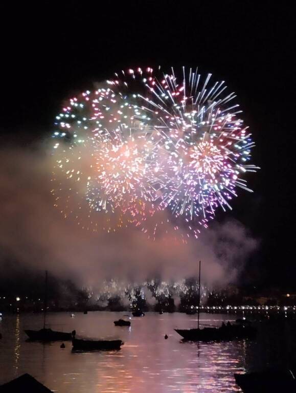 Fuochi d'artificio ad Arona e Angera