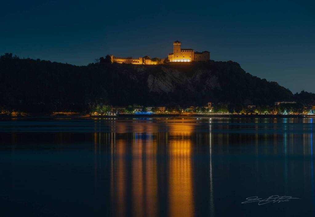 La Rocca di Angera e la luna piena del Cervo