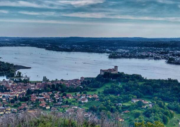 rocca di angera e lago maggiore - ph ULISSE PIANA
